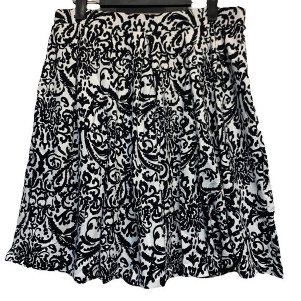 Adrienne Vittadini Damask Print A-Line Skirt Large Black White Scroll Stretch